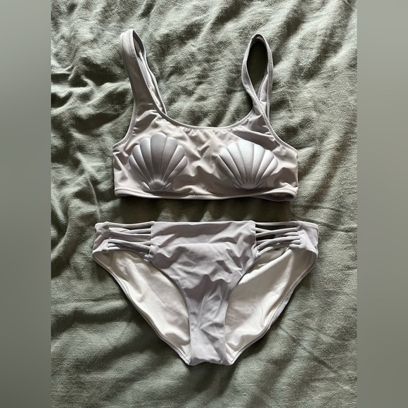 Bathing suit - Picture 1 of 3